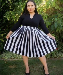 What's New, Pussycat? Bella Vintage Gathered Swing Skirt In Black And White Mark Stripe Cotton Sateen | Pinup Couture 18 What's New, Pussycat? Bella Vintage Gathered Swing Skirt In Black And White Mark Stripe Cotton Sateen | Pinup Couture