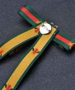 Ole - FashionGo The Bows & The Bees Brooch What's New, Pussycat?