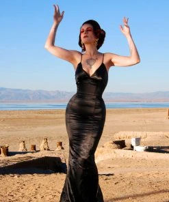 Laura Byrnes Design Venus Black Satin Stretch Charmeuse Slip Gown | Laura Byrnes