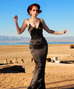 Laura Byrnes Design Venus Black Satin Stretch Charmeuse Slip Gown | Laura Byrnes