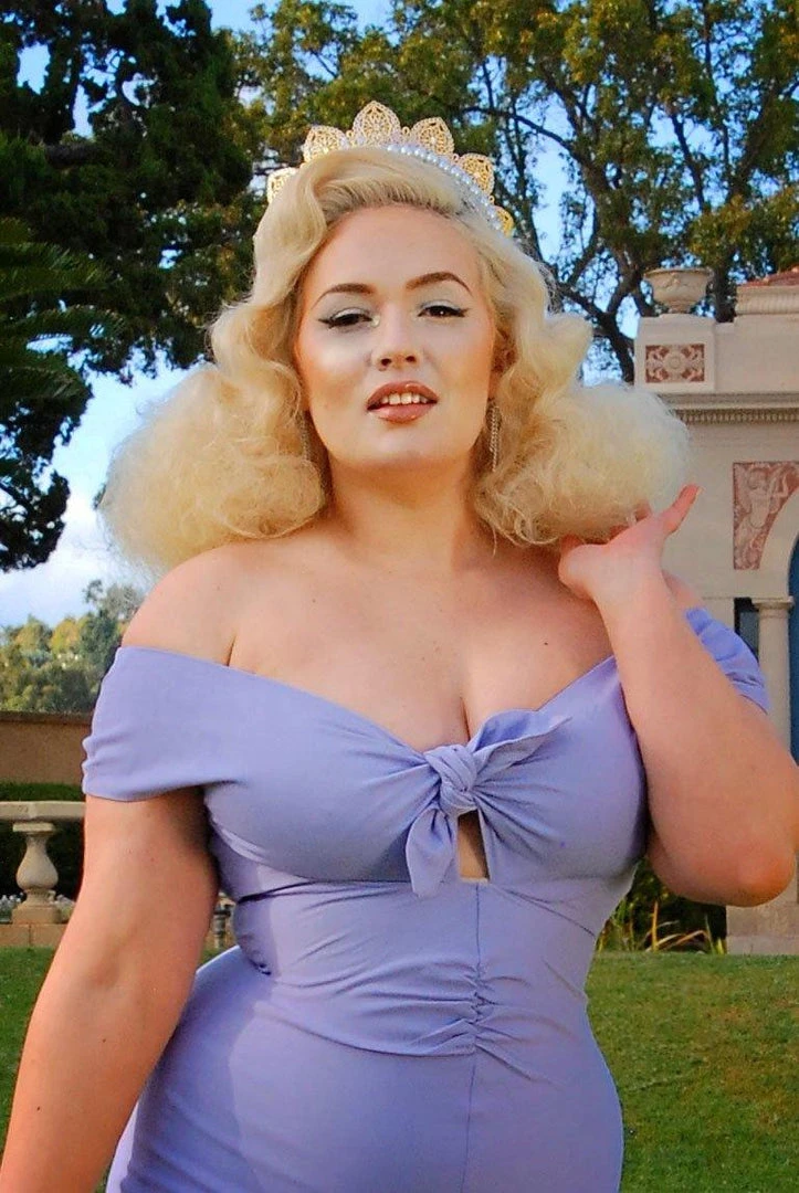 Loschy Designs Her Majesty Crown In Gold 4 Loschy Designs Her Majesty Crown In Gold