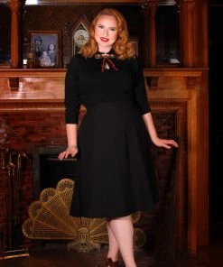 Laura Byrnes Design What's New, Pussycat? Viva 40s Style Tulip Skirt In Solid Black Crepe | Laura Byrnes 26 Laura Byrnes Design What's New, Pussycat? Viva 40s Style Tulip Skirt In Solid Black Crepe | Laura Byrnes