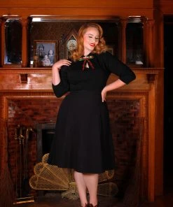 Laura Byrnes Design What's New, Pussycat? Viva 40s Style Tulip Skirt In Solid Black Crepe | Laura Byrnes 27 Laura Byrnes Design What's New, Pussycat? Viva 40s Style Tulip Skirt In Solid Black Crepe | Laura Byrnes