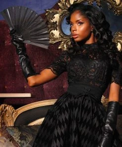 Red Apple Accessories - FashionGo Shop All In-Stock Items By Size Fan The Flames Folding Fan In Solid Black