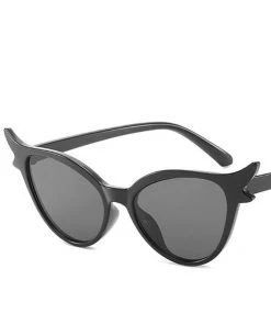 Linhai Fange Glasses Co. What's New, Pussycat? Lash Game Sunglasses In Black