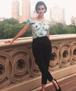 Shop All In-Stock Items By Size Final Sale - Classic Peasant Top In Lady Wrestlers Print Cotton Sateen | Pinup Couture