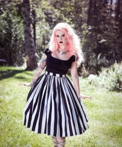 What's New, Pussycat? Bella Vintage Gathered Swing Skirt In Black And White Mark Stripe Cotton Sateen | Pinup Couture