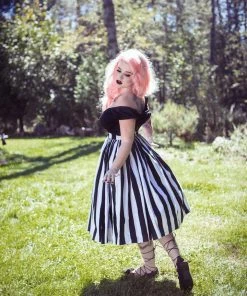 What's New, Pussycat? Bella Vintage Gathered Swing Skirt In Black And White Mark Stripe Cotton Sateen | Pinup Couture 21 What's New, Pussycat? Bella Vintage Gathered Swing Skirt In Black And White Mark Stripe Cotton Sateen | Pinup Couture