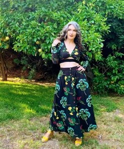 LBHM Final Sale - Luna 70's Crop Top In Dark Floral Print | Laura Byrnes & Hope Morrison