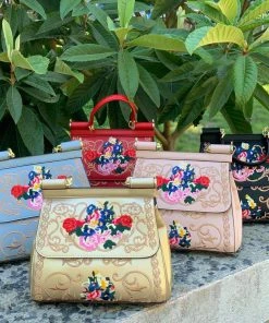 Chaiuzhou Dai What's New, Pussycat? Versailles Embroidered Bag In Soft Pink